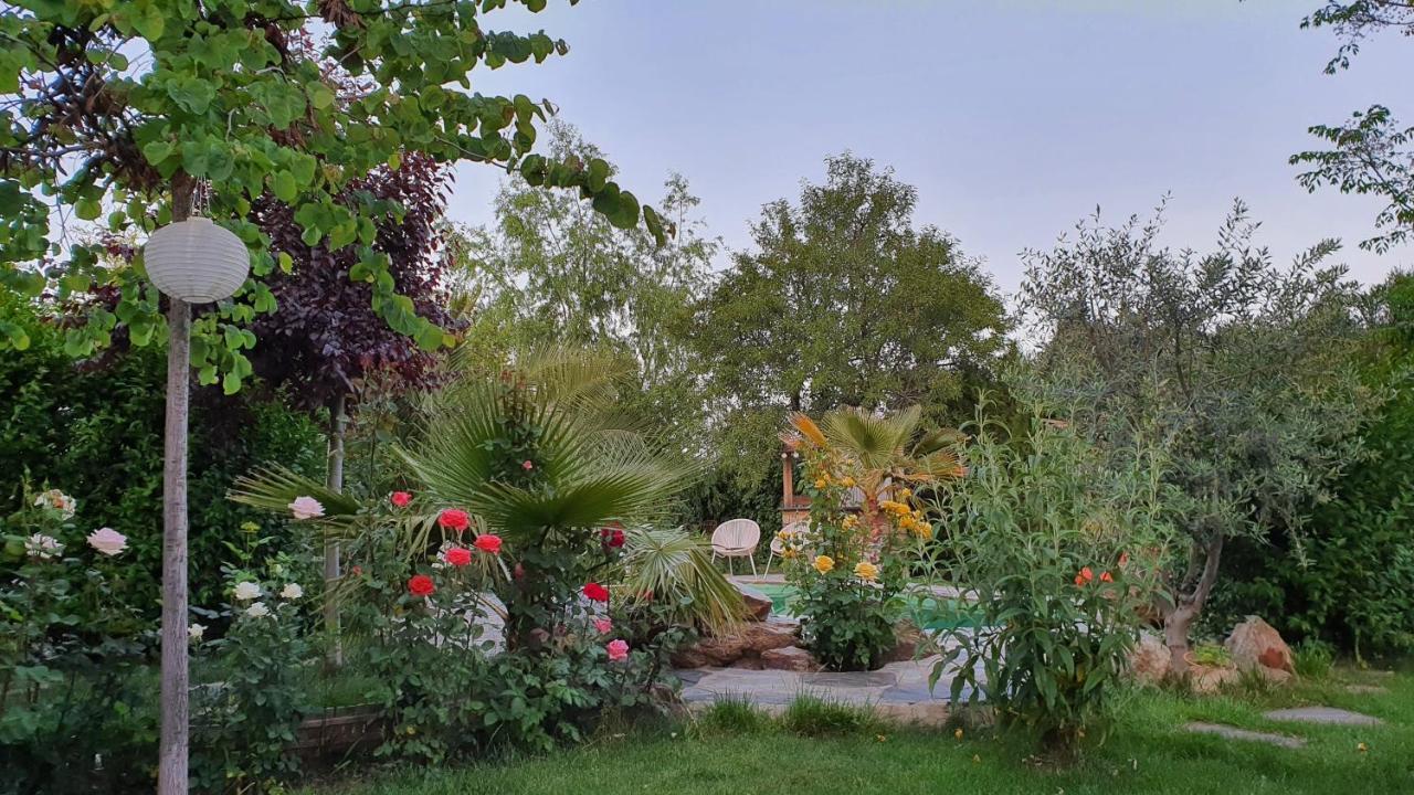 La Placeta Guesthouse Pórtugos Екстериор снимка